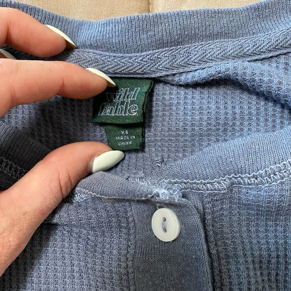 Long Sleeve Crop - Picture 3 of 3